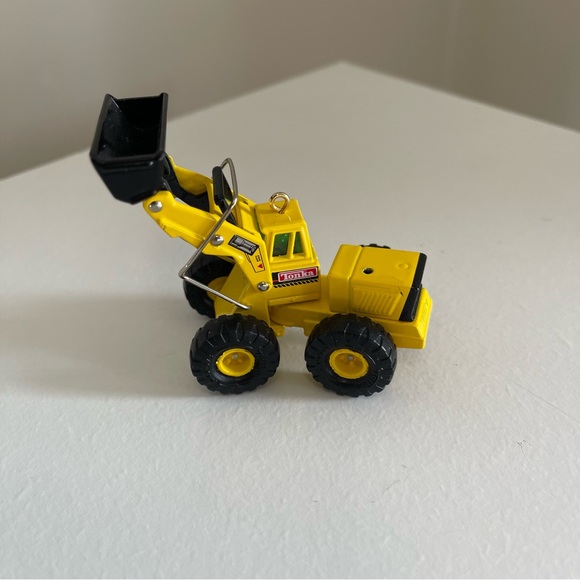 Vintage 1997 Hallmark keepsake Tonka mighty front loader ornament - Picture 4 of 12